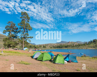 Lakeside campsite on Gran Canaria overlooking Presa de Las Ninas reservoir. Canary Islands, Spain Stock Photo
