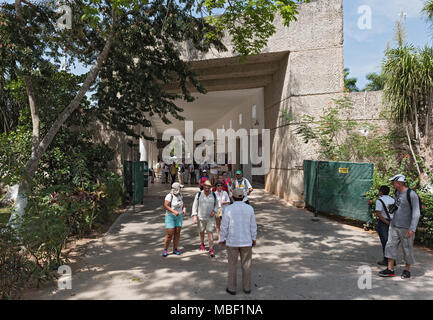 view of a group of unidentified tourists in the entrance area of chichen itza, yucatan, mexico Stock Photo