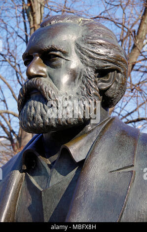 Detail of head of Karl Marx, joint author, with  Friedrich Engels, of the Communist Manifesto, from statue of the two men in Marx Engels Forum, Berlin Stock Photo