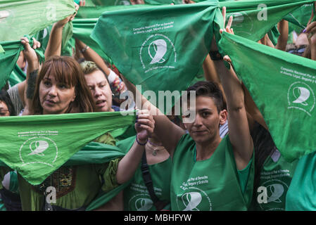 Int. 10th Apr, 2018. 2018, April 10; City of Buenos Aires, Argentina.- Hundreds of women manifestate in front of the National Congress in favor of the legalization of Abortion -while lawmakers debate that project- and make a Â¨PaÃ±uelazoÂ Credit: Julieta Ferrario/ZUMA Wire/Alamy Live News Stock Photo