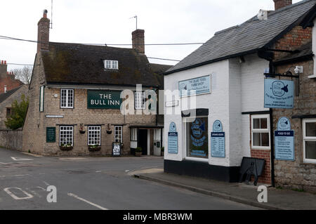 The Bull Inn, Launton, Oxfordshire, England, UK Stock Photo - Alamy