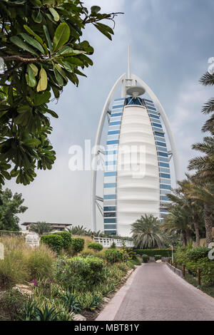The Burj Al Arab Hotel on Jumeirah Beach, Dubai, UAE, Middle East. Stock Photo