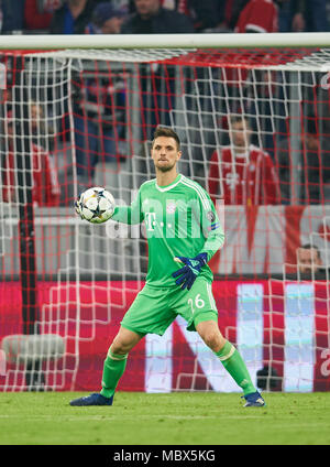 Munich, Germany. 11th Apr, 2018. FC Bayern Munich Soccer, Munich, April 11, 2018 Sven ULREICH, FCB 26 Torwart. with ball FC BAYERN MUNICH - FC SEVILLA 0-0 UEFA Champions League Quarterfinal, Munich, April 03, 2018, Season 2017/2018 Credit: Peter Schatz/Alamy Live News Stock Photo