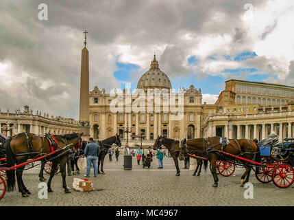 Rome, Italy. 14th Oct, 2004. Horse drawn carriages await tourists just outside St. Peter's Square in Rome, a popular tourist and pilgrimage destination. Credit: Arnold Drapkin/ZUMA Wire/Alamy Live News Stock Photo