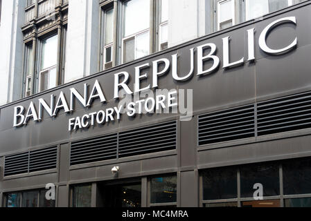 Banana Republic Factory Store in Downtown Brooklyn Stock Photo
