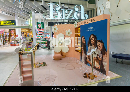 Marc jacobs store hi-res stock photography and images - Alamy