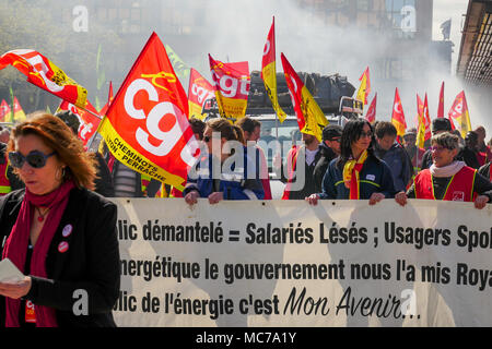 Lyon, France, 13th April 2018: Called by trade unions, SNCF employees are seen in Lyon (Central-Eastern France) on April 13, 2018 as they gather in front of Part-Dieu Railway station on the fifth day of action against status reform engaged by French Government.  Credit: Serge Mouraret/Alamy Live News Stock Photo