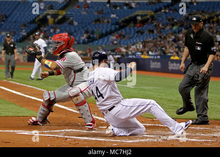 Tampa, USA. 13th May, 2022. Toronto Blue Jays starter Kevin Gausman pitches  against the Tampa Bay Rays during the second inning at Tropicana Field in  St. Petersburg, Florida on Friday, May 13