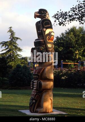 MAORI Maori totem pole at Rotorua Stock Photo