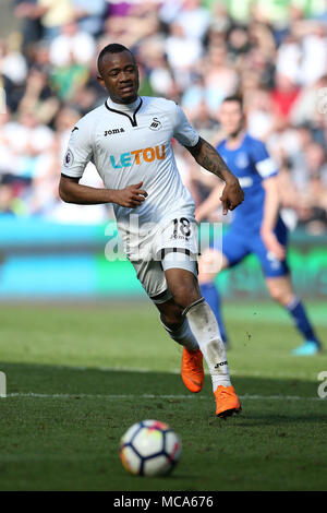 South Wales, UK, 14 April 2018. Jordan Ayew of Swansea city in action. Premier League match, Swansea city v Everton at the Liberty Stadium in Swansea, South Wales on Saturday 14th April 2018.  this image may only be used for Editorial purposes. Editorial use only, license required for commercial use. No use in betting, games or a single club/league/player publications. pic by Andrew Orchard/Andrew Orchard sports photography/Alamy Live news Stock Photo