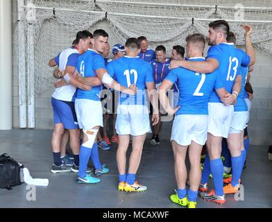 Queensland, Australia . 15th April, 2018. The team huddle. Rugby 7s. XXI Commonwealth games. Robina Stadium. Gold Coast 2018. Queensland. Australia. 15/04/2018. Credit: Sport In Pictures/Alamy Live News Credit: Sport In Pictures/Alamy Live News Stock Photo