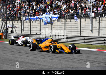 Shanghai: Motorsports: Formula 1 2018 Heineken Chinese Grand Prix Chinese Formula One Grand Prix Shanghai Circuit in Shanghai, China.#2 Stoffel Vandoorne (BEL, McLaren Honda), 15 April 2018. | usage worldwide Stock Photo