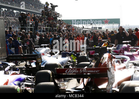 Shanghai: Motorsports: Formula 1 2018 Heineken Chinese Grand Prix Chinese Formula One Grand Prix Shanghai Circuit in Shanghai, China. Photographers taking pictures of the winners 15 April 2018. | usage worldwide Stock Photo