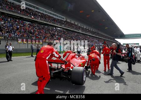 Shanghai: Motorsports: Formula 1 2018 Heineken Chinese Grand Prix Chinese Formula One Grand Prix Shanghai Circuit in Shanghai, China.#7 Kimi Raikkonen (FIN, Scuderia Ferrari), 15 April 2018. | usage worldwide Stock Photo