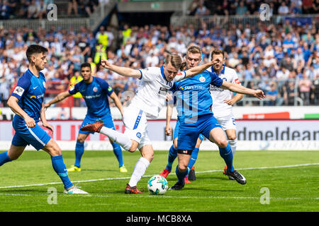 Marco Thiede (KSC) in duels with Oliver Huesing (FC Hansa). GES/Soccer/3rd league: Karlsruher SC - FC Hansa Rostock, 15.04.2018 Football/Soccer: 3rd League: Karlsruhe - Rostock, Karlsruhe, April 15, 2018 | usage worldwide Stock Photo