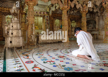 Shree Shankheshwar Parshwanath Jain Temple interior, Kemp's Corner, Mumbai Stock Photo
