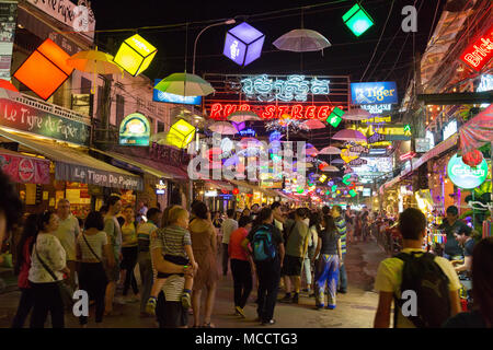 Siem Reap Pub Street at night, crowded with tourists going out eating and drinking; Pub Street, Siem Reap, Cambodia, Asia Stock Photo