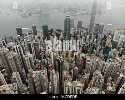 Hong Kon, Hong Kon, China. 15th Apr, 2018. Hong Kong, CHINA-15th April 2018: Aerial photography of buildings in Hong Kong, China. Hong Kong is the fourth-most densely populated region in the world and is dubbed as Forest of Skyscrapers. Credit: SIPA Asia/ZUMA Wire/Alamy Live News Stock Photo