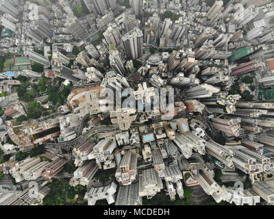 Hong Kon, Hong Kon, China. 15th Apr, 2018. Hong Kong, CHINA-15th April 2018: Aerial photography of buildings in Hong Kong, China. Hong Kong is the fourth-most densely populated region in the world and is dubbed as Forest of Skyscrapers. Credit: SIPA Asia/ZUMA Wire/Alamy Live News Stock Photo