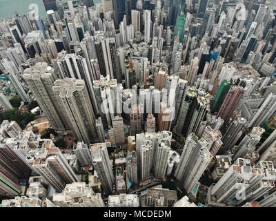 Hong Kon, Hong Kon, China. 15th Apr, 2018. Hong Kong, CHINA-15th April 2018: Aerial photography of buildings in Hong Kong, China. Hong Kong is the fourth-most densely populated region in the world and is dubbed as Forest of Skyscrapers. Credit: SIPA Asia/ZUMA Wire/Alamy Live News Stock Photo