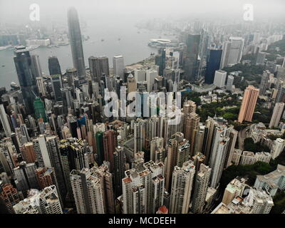 Hong Kon, Hong Kon, China. 15th Apr, 2018. Hong Kong, CHINA-15th April 2018: Aerial photography of buildings in Hong Kong, China. Hong Kong is the fourth-most densely populated region in the world and is dubbed as Forest of Skyscrapers. Credit: SIPA Asia/ZUMA Wire/Alamy Live News Stock Photo