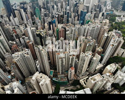 Hong Kon, Hong Kon, China. 15th Apr, 2018. Hong Kong, CHINA-15th April 2018: Aerial photography of buildings in Hong Kong, China. Hong Kong is the fourth-most densely populated region in the world and is dubbed as Forest of Skyscrapers. Credit: SIPA Asia/ZUMA Wire/Alamy Live News Stock Photo