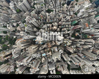 Hong Kon, Hong Kon, China. 15th Apr, 2018. Hong Kong, CHINA-15th April 2018: Aerial photography of buildings in Hong Kong, China. Hong Kong is the fourth-most densely populated region in the world and is dubbed as Forest of Skyscrapers. Credit: SIPA Asia/ZUMA Wire/Alamy Live News Stock Photo