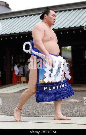 Tokyo Japan. 16th Apr, 2018. Hakuho, APRIL 16, 2018 - Sumo : Annual sumo tournament dedicated to the Yasukuni Shrine in Tokyo Japan. Credit: Sho Tamura/AFLO SPORT/Alamy Live News Stock Photo