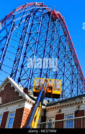 The Star pub in front of Blackpool Pleasure Beach being demolished ...