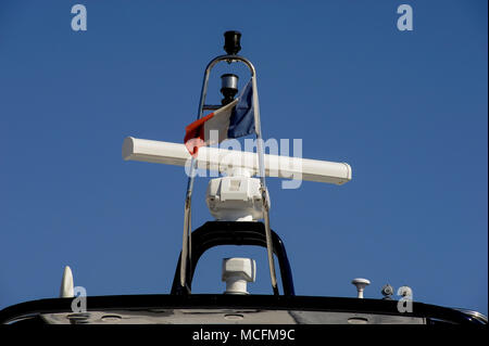 YACHTS AND SUPER YACHTS ANTENNA MAST - SATELLITES DOMES - BOATS RADARS -GPS NAVIGATION- SEA NAVIGATION SYSTEM - YACHTS CANNES FRANCE © F.BEAUMONT Stock Photo