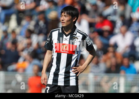 Portimao, Portugal. 14th Apr, 2018. Shoya Nakajima (Portimonense) Football/Soccer : Portugal 'Liga NOS' match between Portimonense SC 0-1 GD Estoril Praia at the Estadio Municipal de Portimao in Portimao, Portugal . Credit: Mutsu Kawamori/AFLO/Alamy Live News Stock Photo