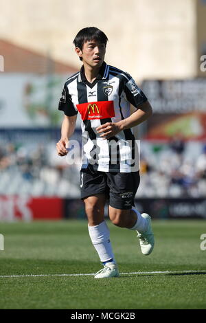 Portimao, Portugal. 14th Apr, 2018. Shoya Nakajima (Portimonense) Football/Soccer : Portugal 'Liga NOS' match between Portimonense SC 0-1 GD Estoril Praia at the Estadio Municipal de Portimao in Portimao, Portugal . Credit: Mutsu Kawamori/AFLO/Alamy Live News Stock Photo