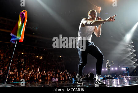 Prague, Czech Republic. 16th Apr, 2018. Singer Dan Reynolds of U.S. rock band Imagine Dragons performs in O2 arena in Prague, Czech Republic, April 16, 2018. Credit: Vit Simanek/CTK Photo/Alamy Live News Stock Photo