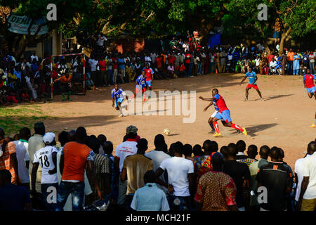 BURKINA FASO, Bobo Dioulasso, young people watch a soccer match / Jugendliche beim Fussballspiel Stock Photo