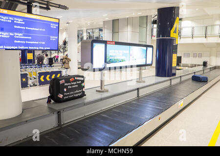 manchester airport baggage claim