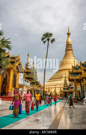 Dusk at Shwedagon Pagoda in Yangon, Myanmar Stock Photo