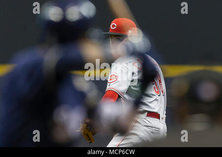 Cincinnati Reds starting pitcher Luis Castillo (58) stands on the mound  during a baseball game against the Miami Marlins Thursday, Aug. 19, 2021,  in Cincinnati. (AP Photo/Jeff Dean Stock Photo - Alamy