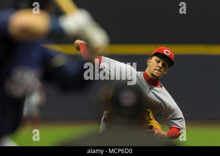 Cincinnati Reds starting pitcher Luis Castillo (58) stands on the mound  during a baseball game against the Miami Marlins Thursday, Aug. 19, 2021,  in Cincinnati. (AP Photo/Jeff Dean Stock Photo - Alamy