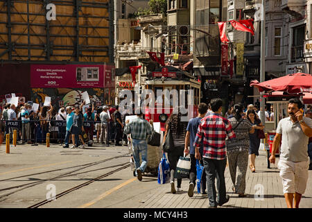 Street scenes of urban life in Istanbul, Turkey Stock Photo