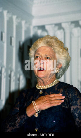 Washington, DC., USA, June 13, 1991 First Lady Barbara Bush attends the annual Presidents dinner in his honor. Stock Photo