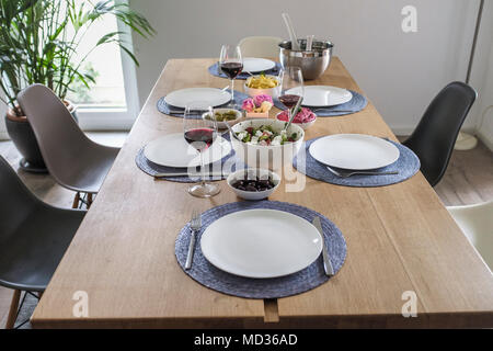 Dining room,Sunday Lunch,set table for 6 . Stock Photo