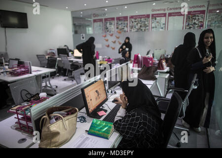 Riyadh, Saudi Arabia. 07th Feb, 2018. A picture made available on 18 April 2018 shows a Saudi Arabian women working at 'Glowork', an agency specialised in brokering jobs for women, in Riyadh, Saudi Arabia, 07 February 2018. (to go with dpa-story about Saudi-Arabia in English text service) Credit: Oliver Weiken/dpa/Alamy Live News Stock Photo