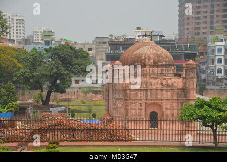 Dhaka. 18th Apr, 2018. Photo taken on April 18, 2018 shows a 17th century Mughal fort complex in Dhaka, Bangladesh. The lack of proper repair and renovation has put many significant historic buildings and structures in Bangladesh capital Dhaka in poor condition. Credit: Salim Reza/Xinhua/Alamy Live News Stock Photo