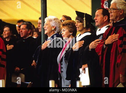 Wellesley, Massachusetts, USA. 1st June, 1990. First lady Barbara Bush and Raisa Gorbachev, wife of President Mikhail Gorbachev of the Soviet Union attend the graduation ceremony at Wellesley College in Wellesley, Massachusetts on June 1, 1990. Credit: Rob Crandall/Pool via CNP Credit: Rob Crandall/CNP/ZUMA Wire/Alamy Live News Stock Photo