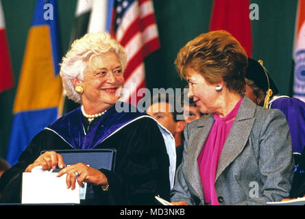 Wellesley, Massachusetts, USA. 1st June, 1990. First lady Barbara Bush, left, and Raisa Gorbachev, wife of President Mikhail Gorbachev of the Soviet Union, right, attend the graduation ceremony at Wellesley College in Wellesley, Massachusetts on June 1, 1990. Credit: Rob Crandall/Pool via CNP Credit: Rob Crandall/CNP/ZUMA Wire/Alamy Live News Stock Photo