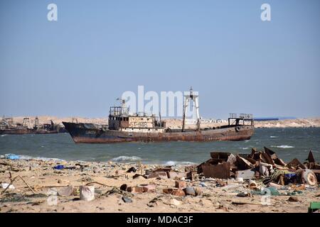 Nouadhibou, Mauritania. 24th Apr, 2017. Ships graveyard on 24.04.2017 near Nouadhibou - Mauritania | usage worldwide Credit: dpa/Alamy Live News Stock Photo