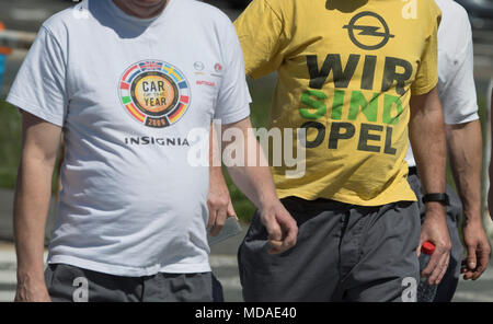 19 April 18 Germany Ruesselsheim Opel Employees On Their Way To A Works Meeting Convened By The Works Council Betriebsrat Photo Boris Roessler Dpa Stock Photo Alamy