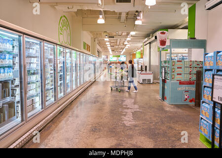 E mart traders hi-res stock photography and images - Alamy