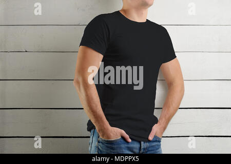 mockup tshirt hitam