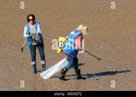 Blackpool, UK. 21st April 2018.  Sunny start to the day on the Fylde Coast as volunteers from the 'Love my beach' descend on to the foreshore the clear the sands of rubbish, garbage or litter washed up by the sea. Credit: MediaWorldImages/AlamyLiveNews. Stock Photo